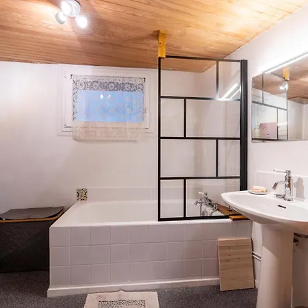 別荘 Volets Verts ラ・プラーニュ